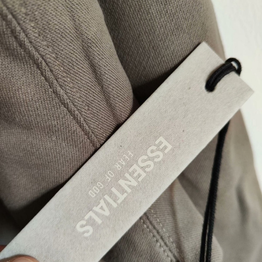 ESSENTIALS FEAR OG GOD TAUPE HOODIE Size M - Picture 5 of 5